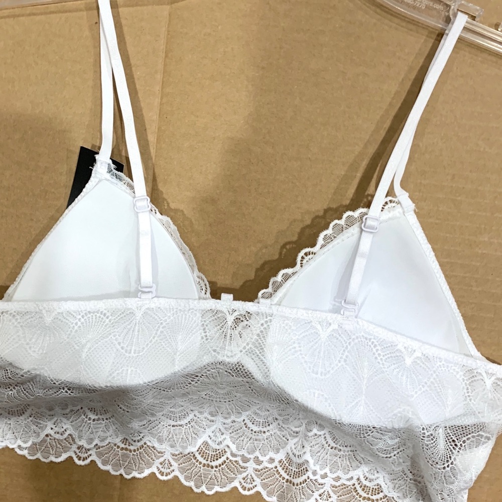 Lace White Padded Pull Over Bralette - Picture 8 of 8